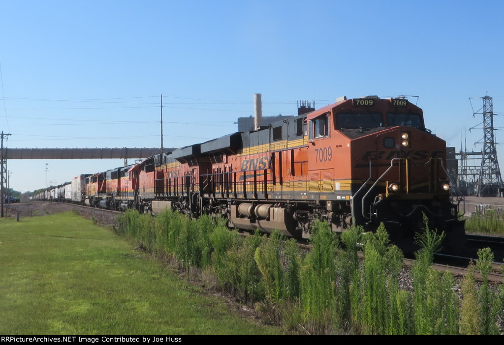 BNSF 7009 West